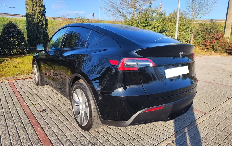 Tesla Model Y Long Range Dual Motor AWD