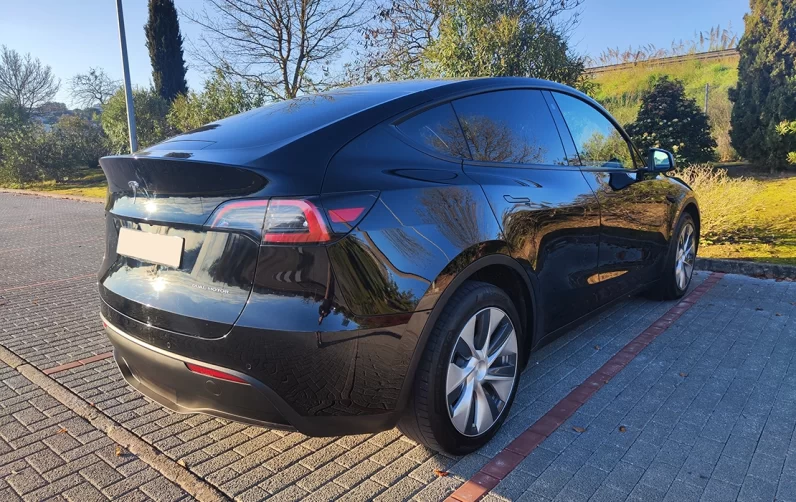 Tesla Model Y Long Range Dual Motor AWD